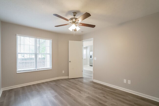 Building Photo - Spacious 3-Bedroom Home in Smyrna