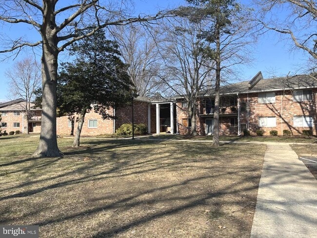 Building Photo - 211 Victor Pkwy