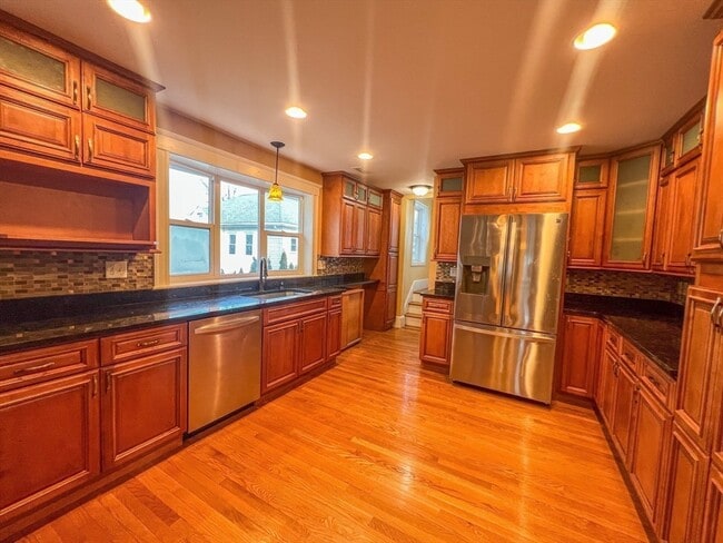 Building Photo - 267 Beech St