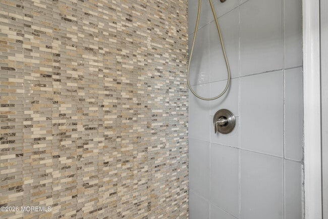 Building Photo - 519 Ryeside Ave