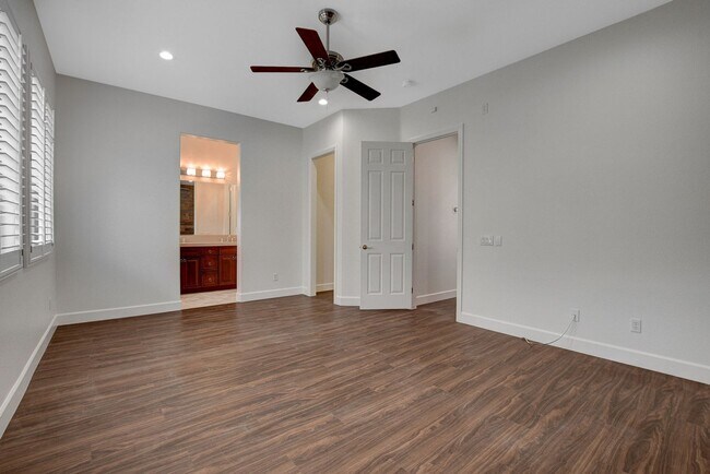 Building Photo - Anthem country Club Golf Community Beauty