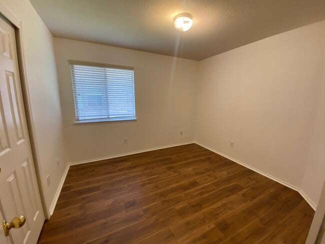 BEDROOM #3 - 1119 Burgess Dr