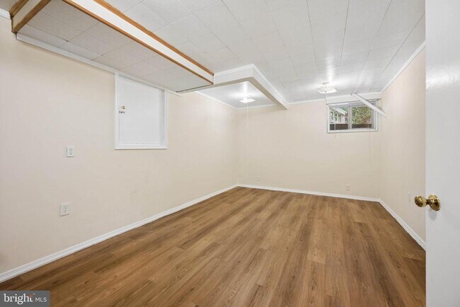 Building Photo - 7016 Hopewood St