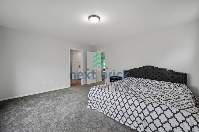 Building Photo - 909 Wyndham Pl