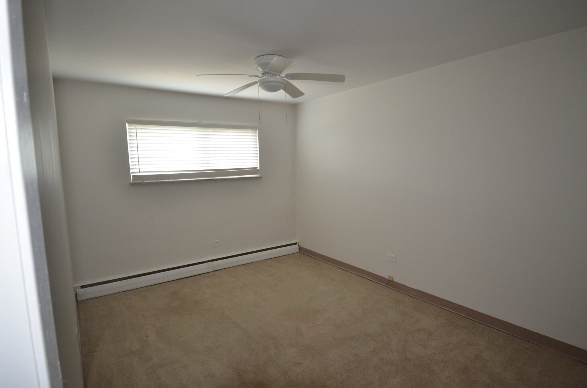 Building Photo - 2032 Linden Ave