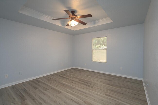 Building Photo - 2401 Haven Dr