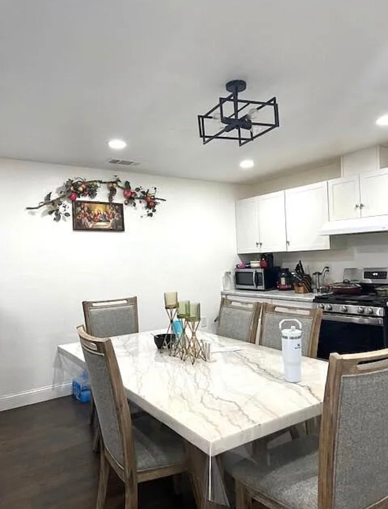 Building Photo - 1021 Claire Ave