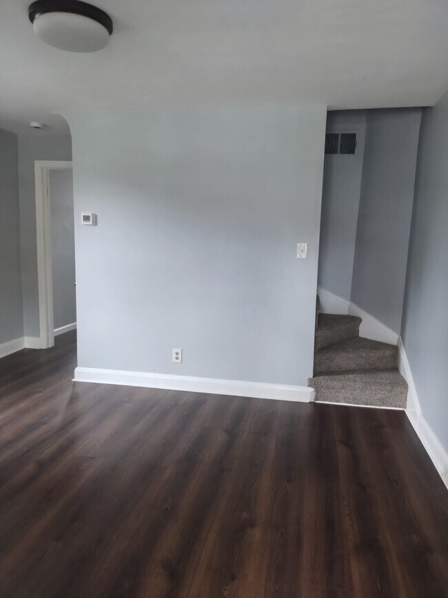 Building Photo - 2737 Bookert Dr