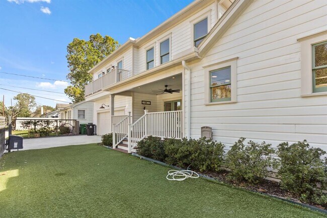 Building Photo - 1548 Cortlandt St