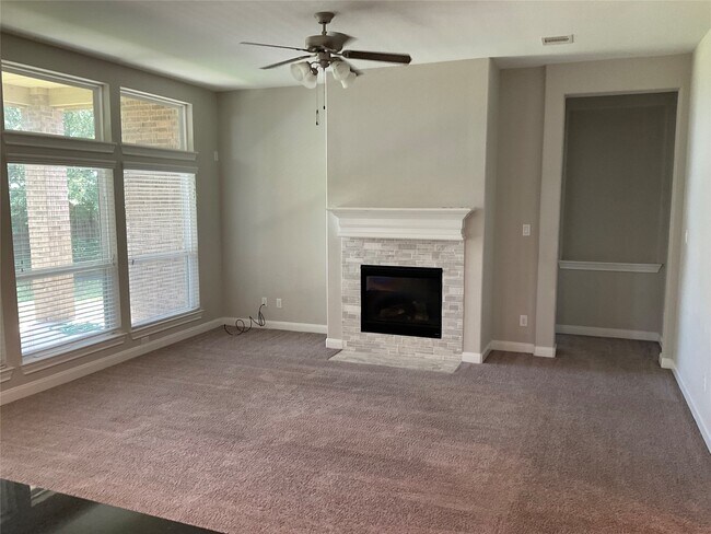 Building Photo - 907 Daffodil View Ct