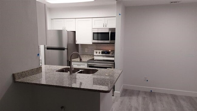 Building Photo - 241 Afton Square