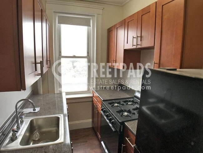 Primary Photo - bedroom in Boston MA 02215