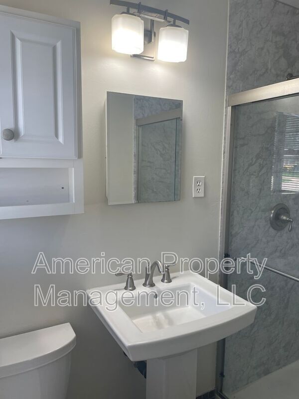Building Photo - 2907 S 67th E Ave