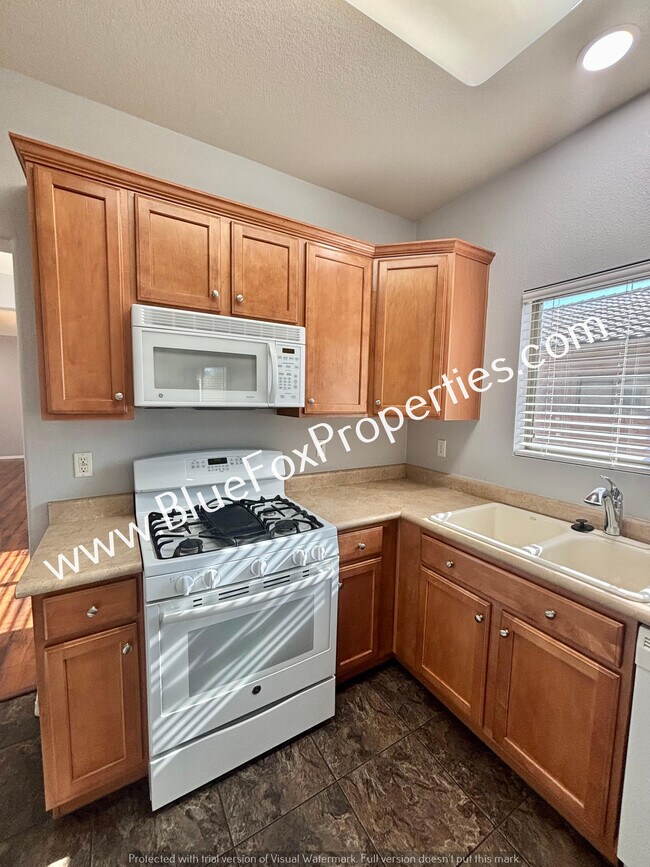 Building Photo - 11930 W Heyburn Dr
