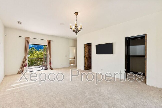 Building Photo - 175 Villaggio W