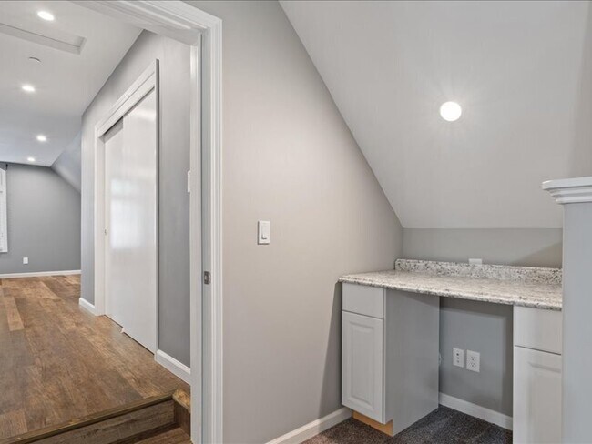 Building Photo - 910 Villa Chanticleer Rd