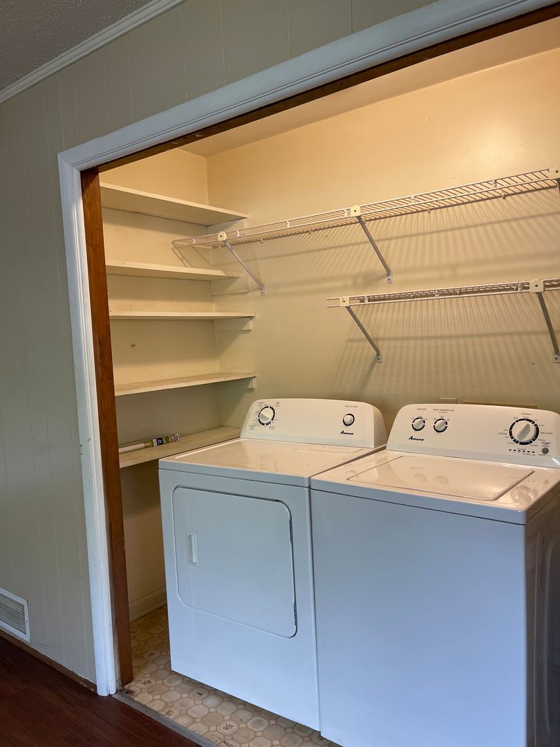 Building Photo - Glenn Ave Home