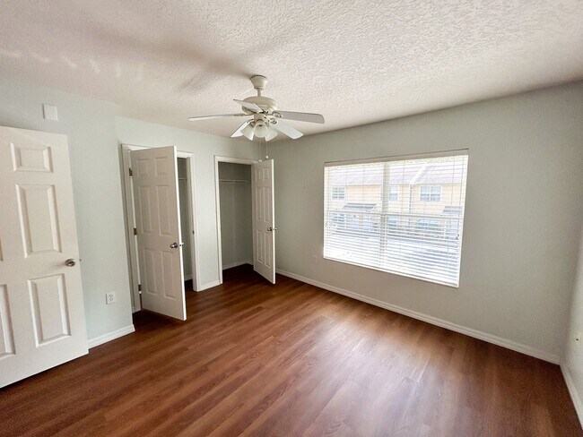 Building Photo - 2/2.5 Cozy Condo in Isabella Park