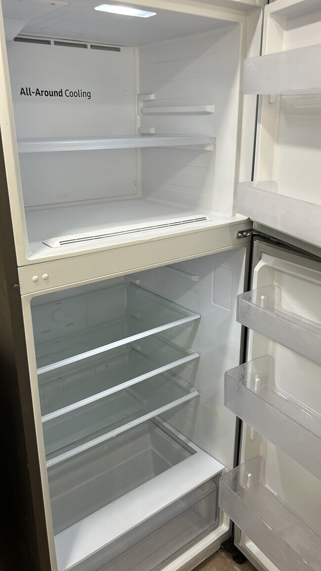 Building Photo - 8110 Albacore Dr