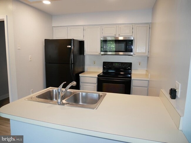 Building Photo - 12129 Salemtown Dr