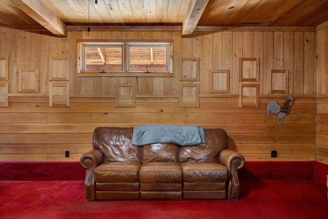 Building Photo - 1058 Pine Log Rd