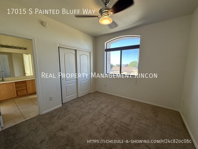 Building Photo - 17015 S Painted Bluff Way