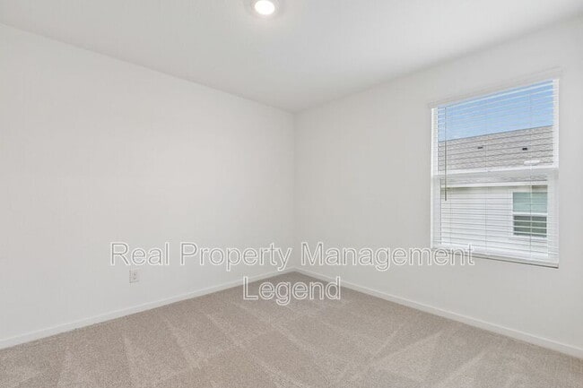 Building Photo - 216 Asterwood Ln