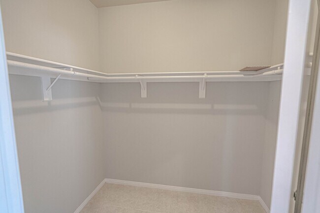 Building Photo - COMING SOON! Stunning 4-Bedroom Home for Rent in Palmdale!