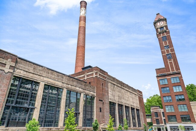 Building Photo - Swanky, Funky, Groovy, loft space Cincinna...
