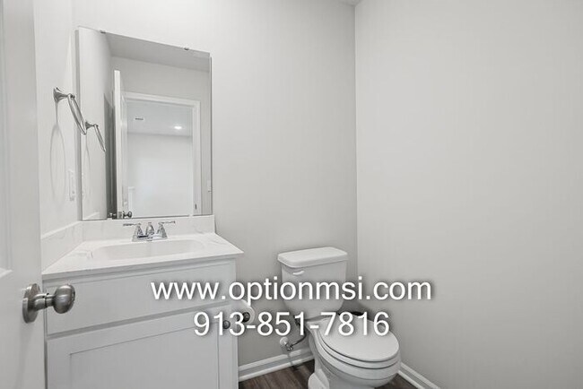 Building Photo - Beautiful 3-Bedroom Home with Modern Finishes & Fantastic Amenities!