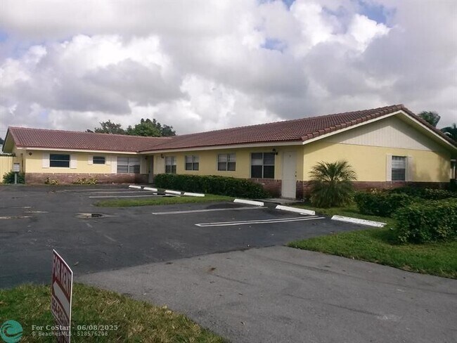 Building Photo - 10551 NW 45th St