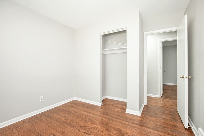 Building Photo - 3 BED 1 BATH BEAUTIFUL SINGLE FAMILY HOME ...