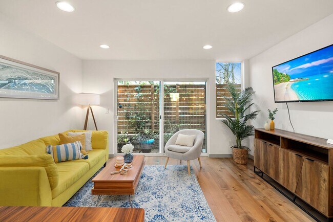 Building Photo - Modern Beacon Hill Townhome | Rooftop Deck...