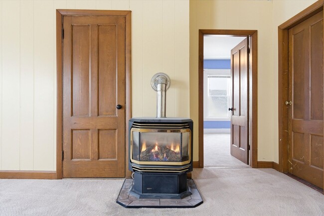 Building Photo - 135 Sagamore St