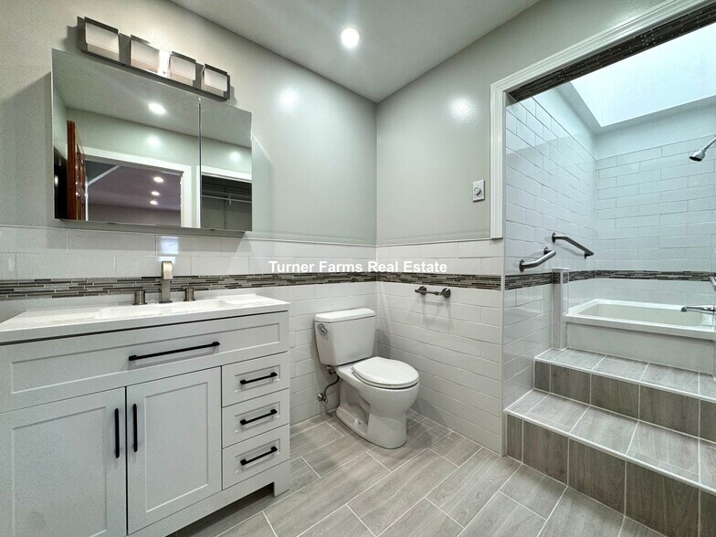 Building Photo - 63 Upland Rd