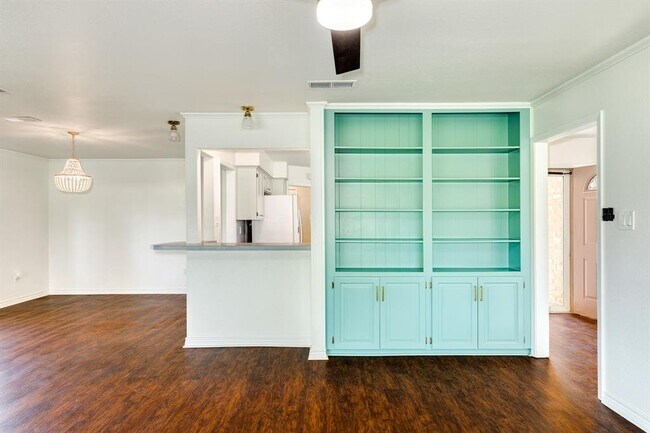 Building Photo - 438 Wellshire Dr