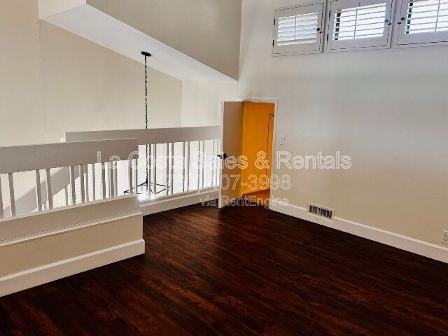 Building Photo - 2204 Plaza De Las Flores Plz