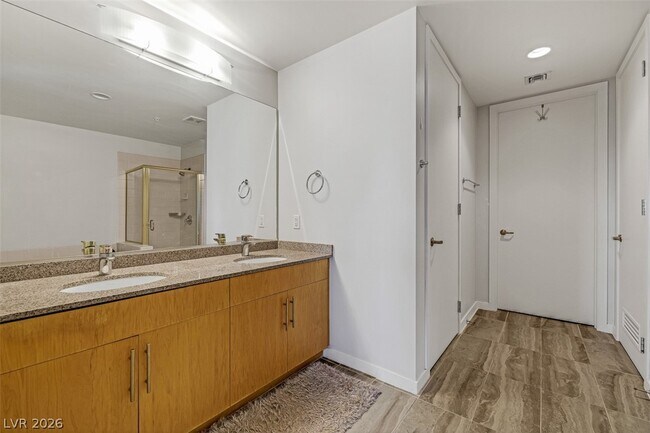 Building Photo - 353 E Bonneville Ave