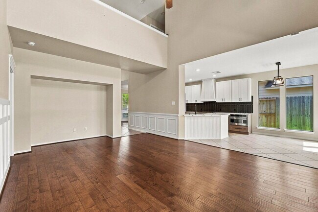Building Photo - 5526 Walnut Glen Ln