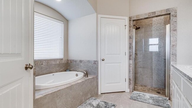 Building Photo - 3308 White Horse Dr