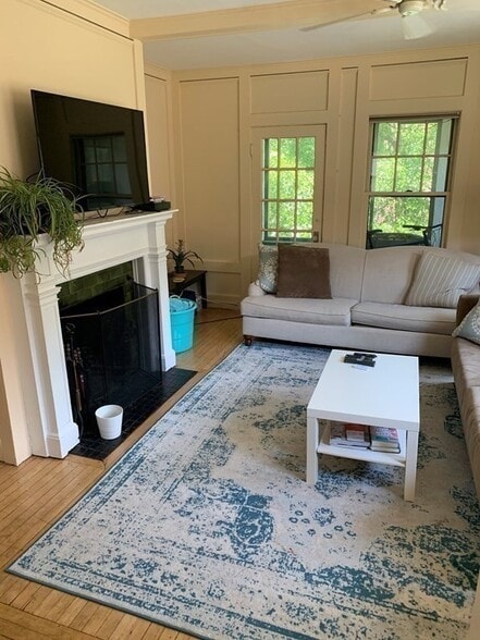 Building Photo - 215 Rawson Rd