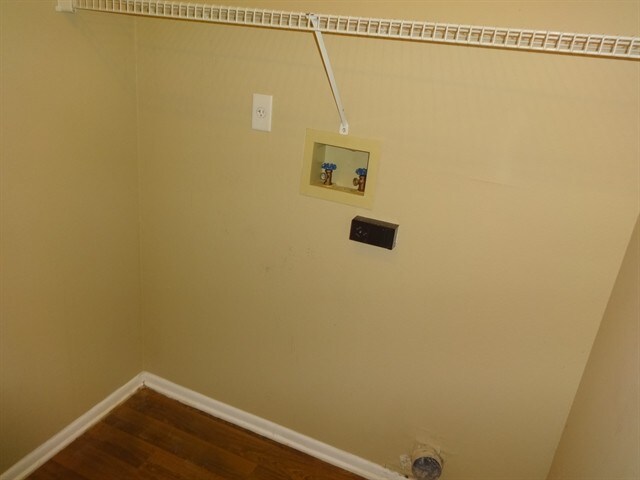 Building Photo - 6804 Sassanon Court