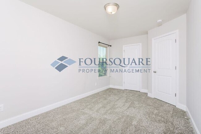Building Photo - Stylish End-Unit Townhome with Open Floor Plan, Modern Kitchen & 1-Car Garage – Wendell, NC