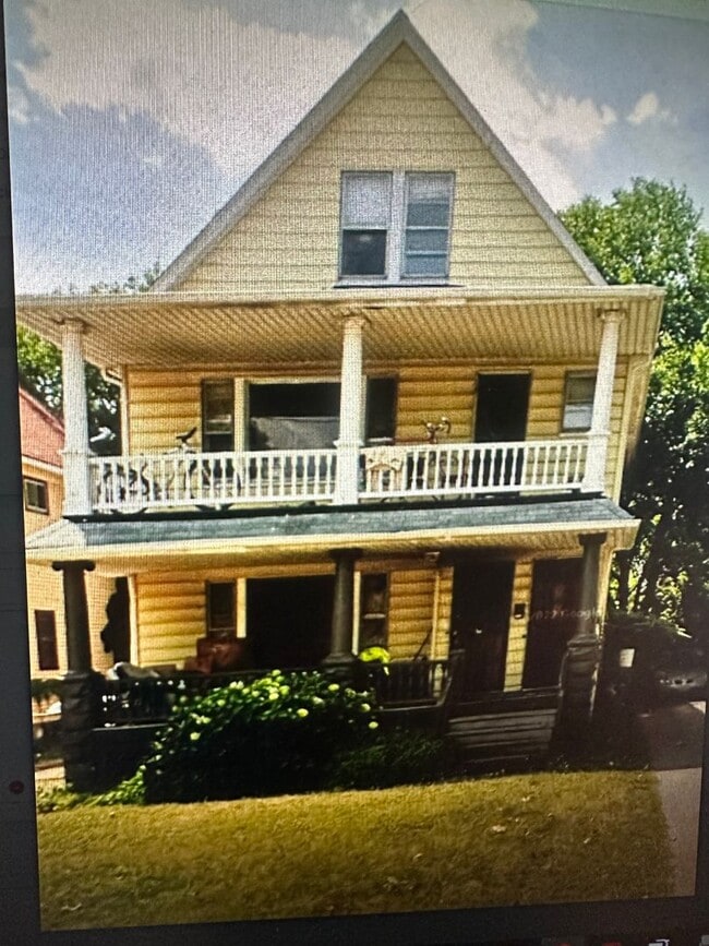 Building Photo - 10022 Parkgate Ave