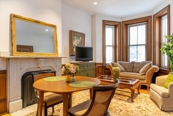 Building Photo - 1609 Tremont St