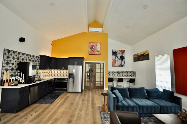 Building Photo - 3231 Allen Pkwy