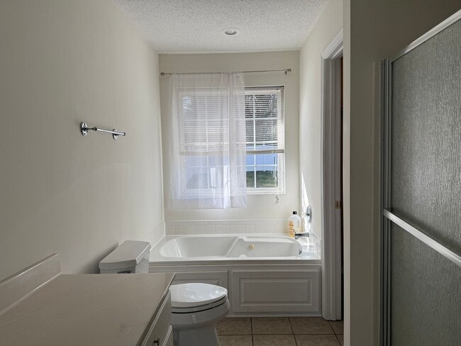 Building Photo - Beautiful Home behind ETSU and 5 minute drive to VAMC