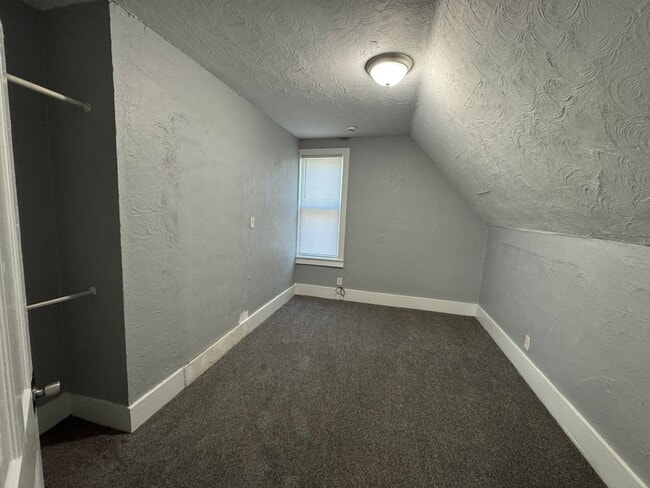 Building Photo - Coming Soon! 4 Bedroom Moline Rental, Pet ...
