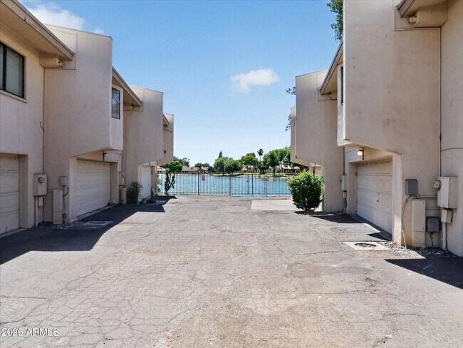 Building Photo - 11444 N 28th Dr