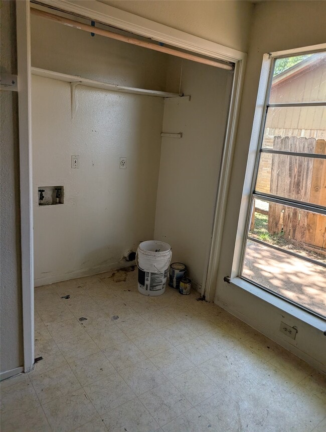 Building Photo - 9507 Night Star Dr